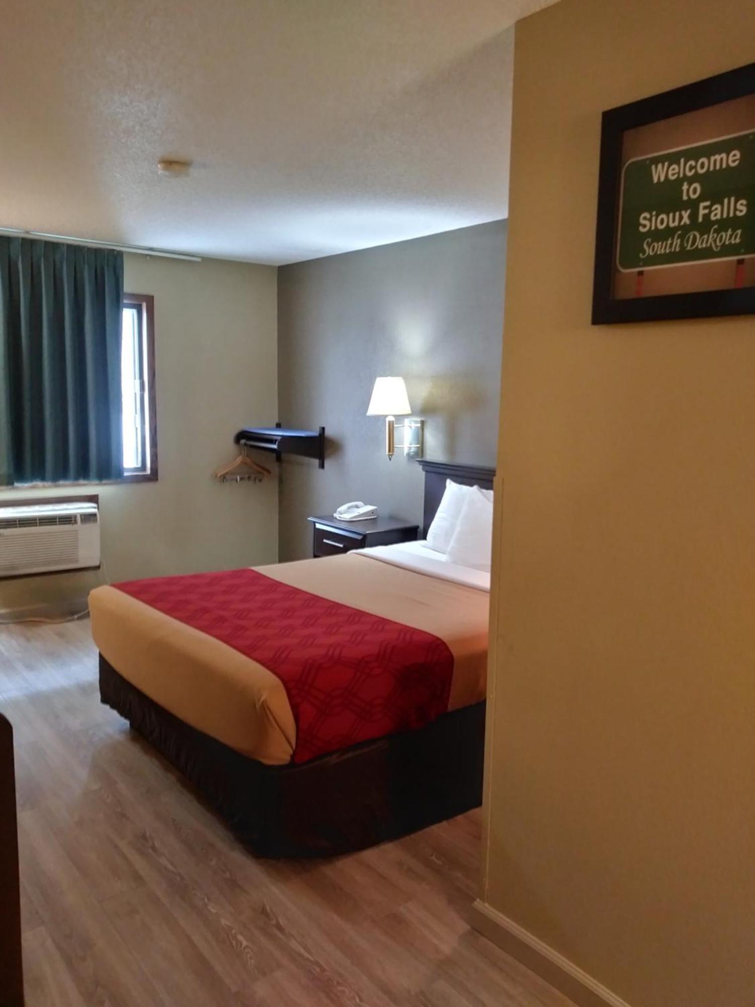 Econo Lodge North Sioux Falls Ngoại thất bức ảnh